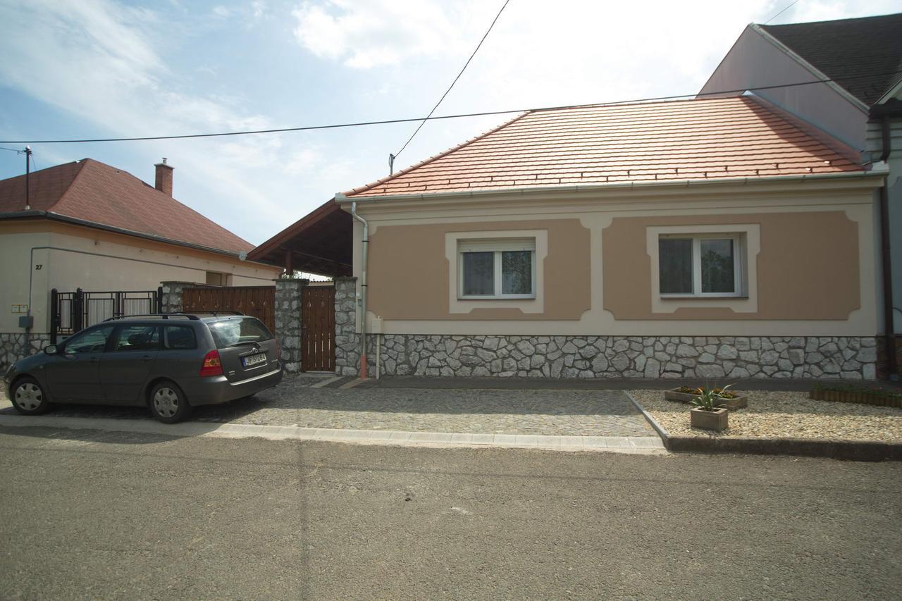 Holiday Home Podium Eger Eksteriør bilde